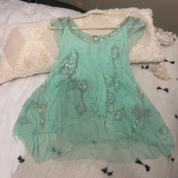 Beautiful sequin tunic by Free People - Picture 2 of 4